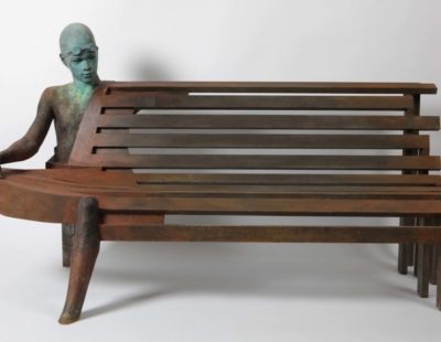 Künstler Jesús Curiá #1 - Big Bench I Bronze, 2014, 112 x 200 x 84 cm - Galerie Hegemann